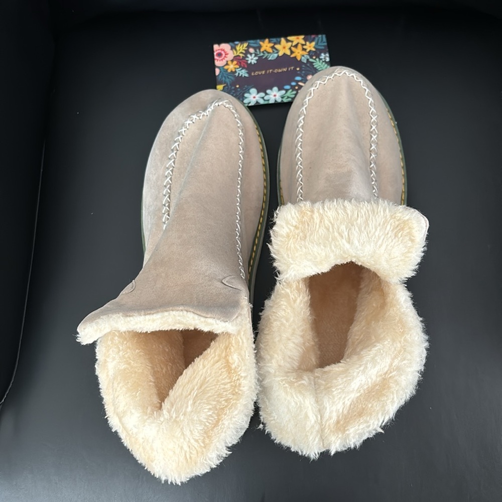 New never worn fur lined calf boots